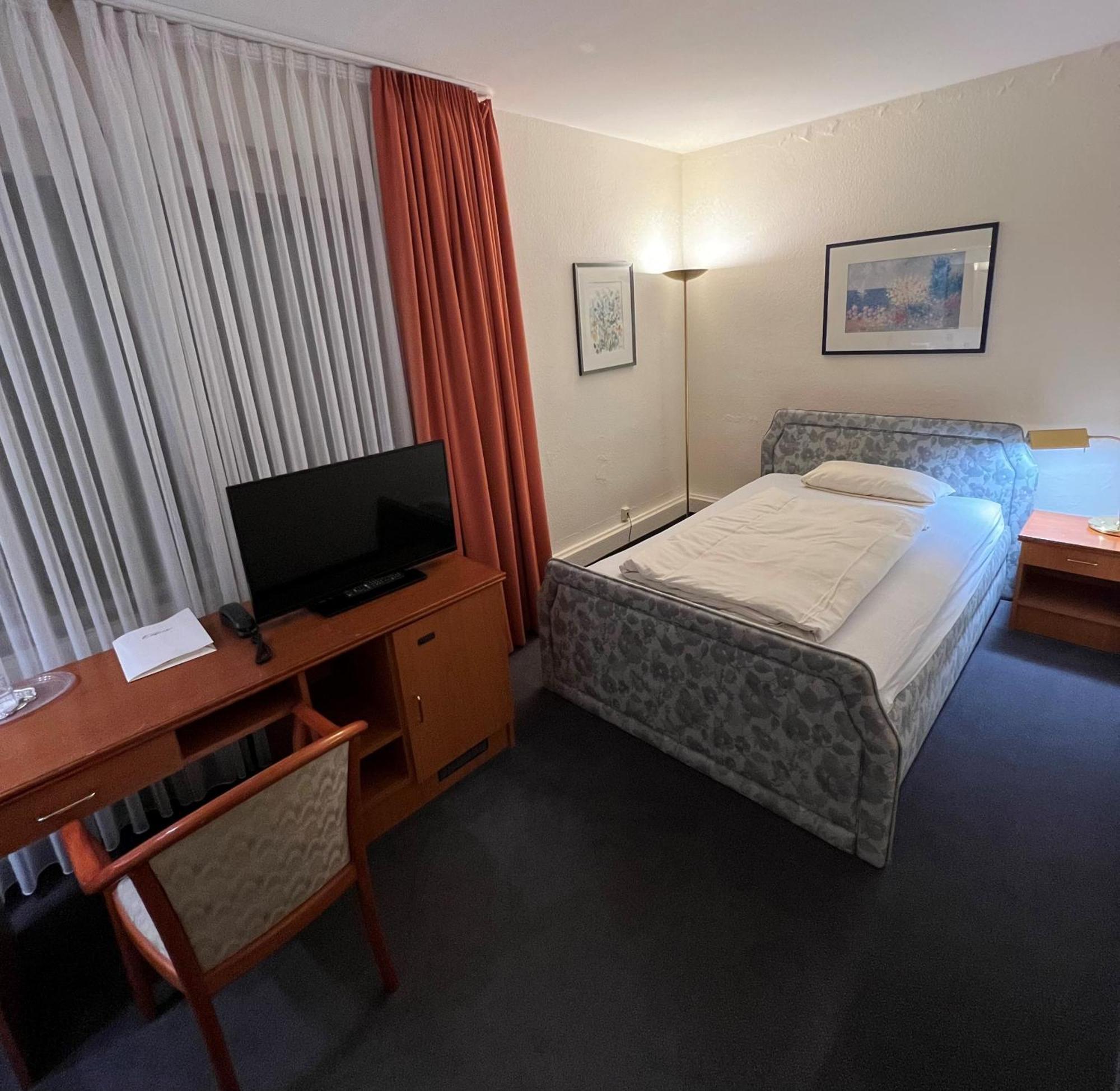 Hotel Exquisit Минден Стая снимка