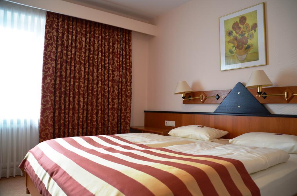 Hotel Exquisit Минден Екстериор снимка